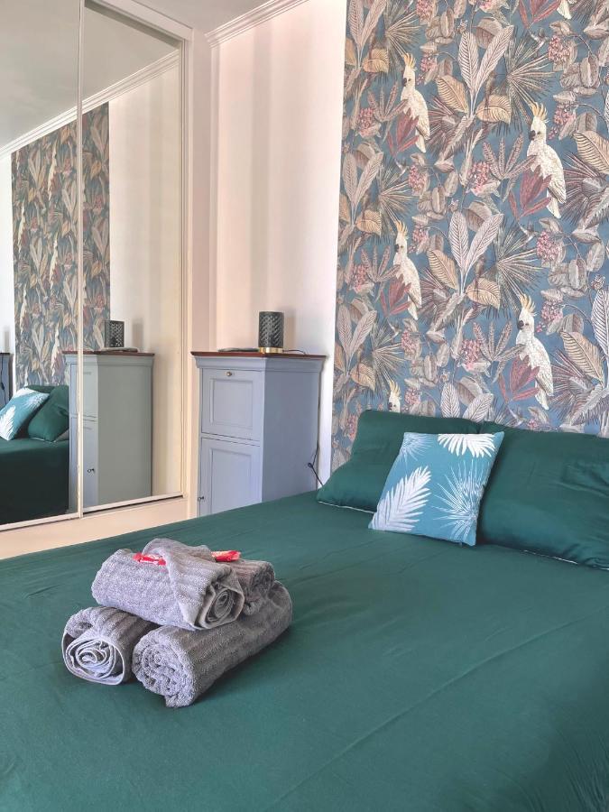 Hotel Les Volets Bleus à Spéracèdes Extérieur photo